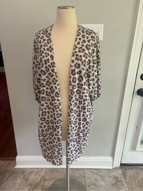 Tees2urdoor cheetah print short sleeve open front cardigan Large/Extra Large GUC